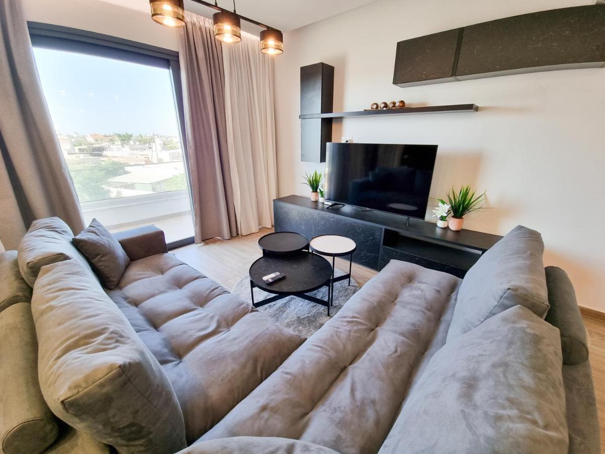 Lucky Strike Apartment Паралимни Экстерьер фото